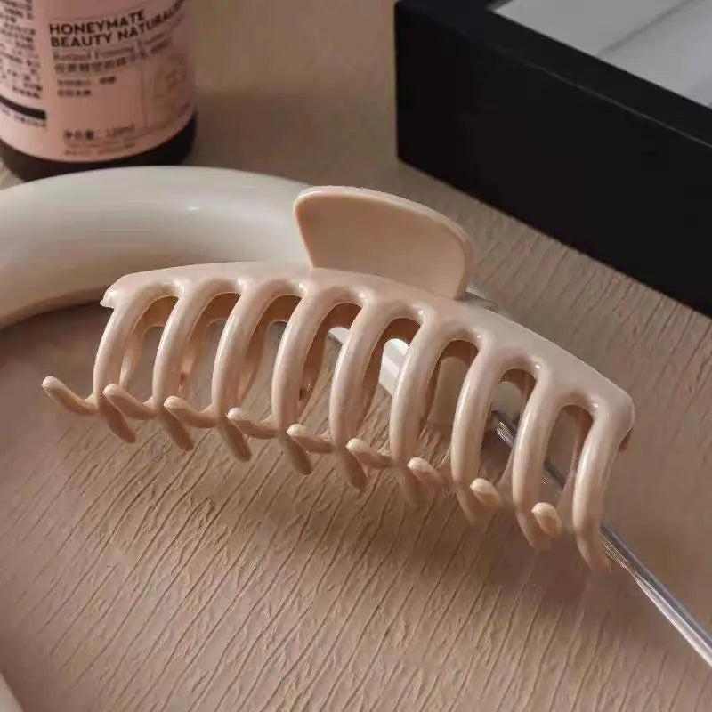 SilkenHold. Round Edge Squishy Claw Clip