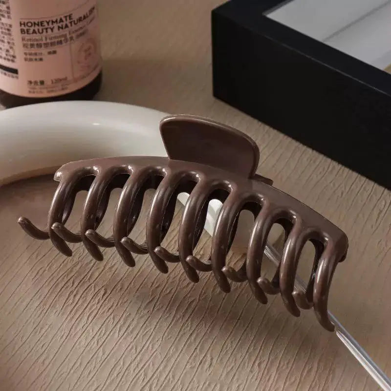 SilkenHold. Round Edge Squishy Claw Clip